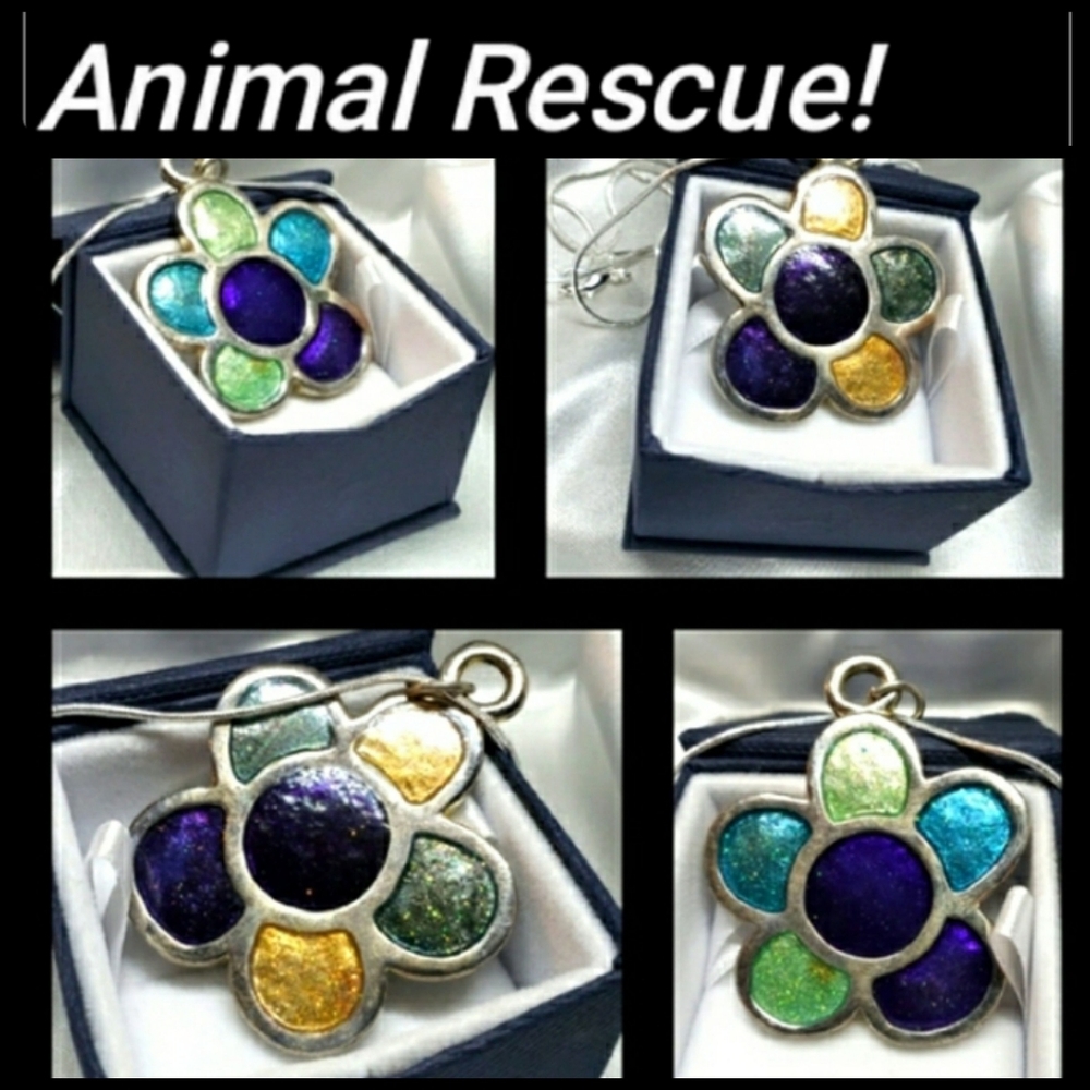 Reversible 60's Flowers Power Necklace Vintage Pendant